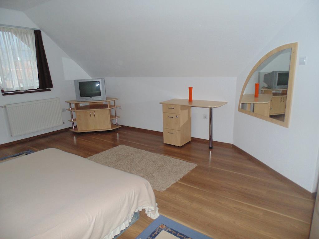 Casa Dancs Hotel Covasna Bilik gambar